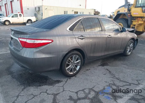 2017 Toyota Camry Se z USA, uszkodzony, nr VIN 4T1BF1FK4HU327040